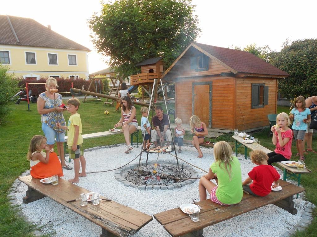 Вилла Familienbauernhof Strassbauer Steinakirchen Am Forst Экстерьер фото